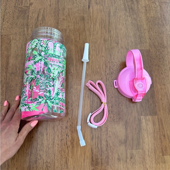 NWT Lilly Pulitzer Water Bottle 50.7fl oz. Mandevilla Baby Always Worth It - Picture 6 of 12